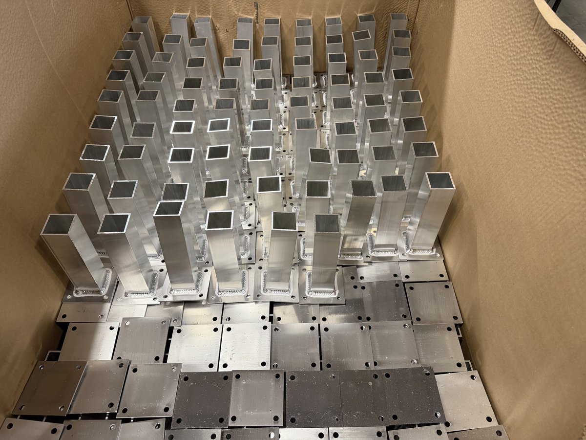 Aluminum greenhouse table legs fabricated and ready for the customer! 

#welding #welder #weldit #weld #fabshop #fabricate #bendoregon #bendor #inbendor #centraloregon #fabit #custom #customshop #customwelding #smallbusiness