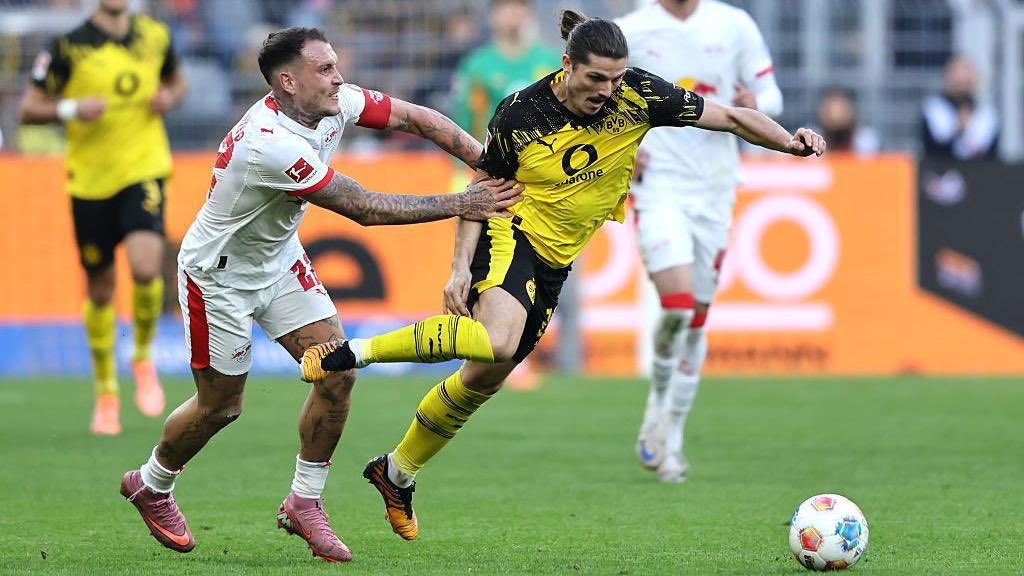 “Sometimes football isn’t about winning, or tactics, or even pressing angles — it’s about finding meaning in chaos, beauty in mediocrity, and entertainment in watching 22 grown men collectively forget how to finish.”

<a href="/keepIT_tactical/">Tobi Peter</a> on BVB vs. Leipzig: breakingthelines.com/tactical-analy…