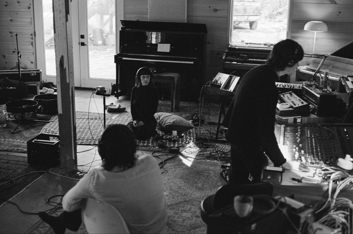 THEMARIASUPDATE's tweet image. Maria making ‘Melt’ her first solo album.
