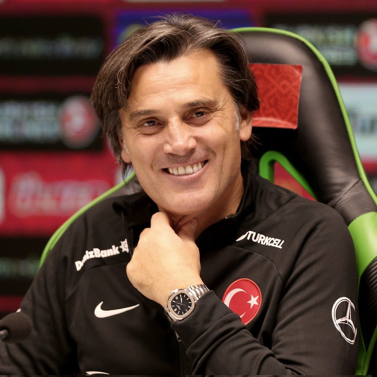 pusholder's tweet photo. Montella: "Türk vatandaşlığı alırsam çok büyük onur duyarım. Benim için gurur meselesi.

İsim konusunu aramızda şakalaştık ama resmiyet kazanana kadar ismimi söylemeyeceğim." https://t.co/HFV4lJnKyu