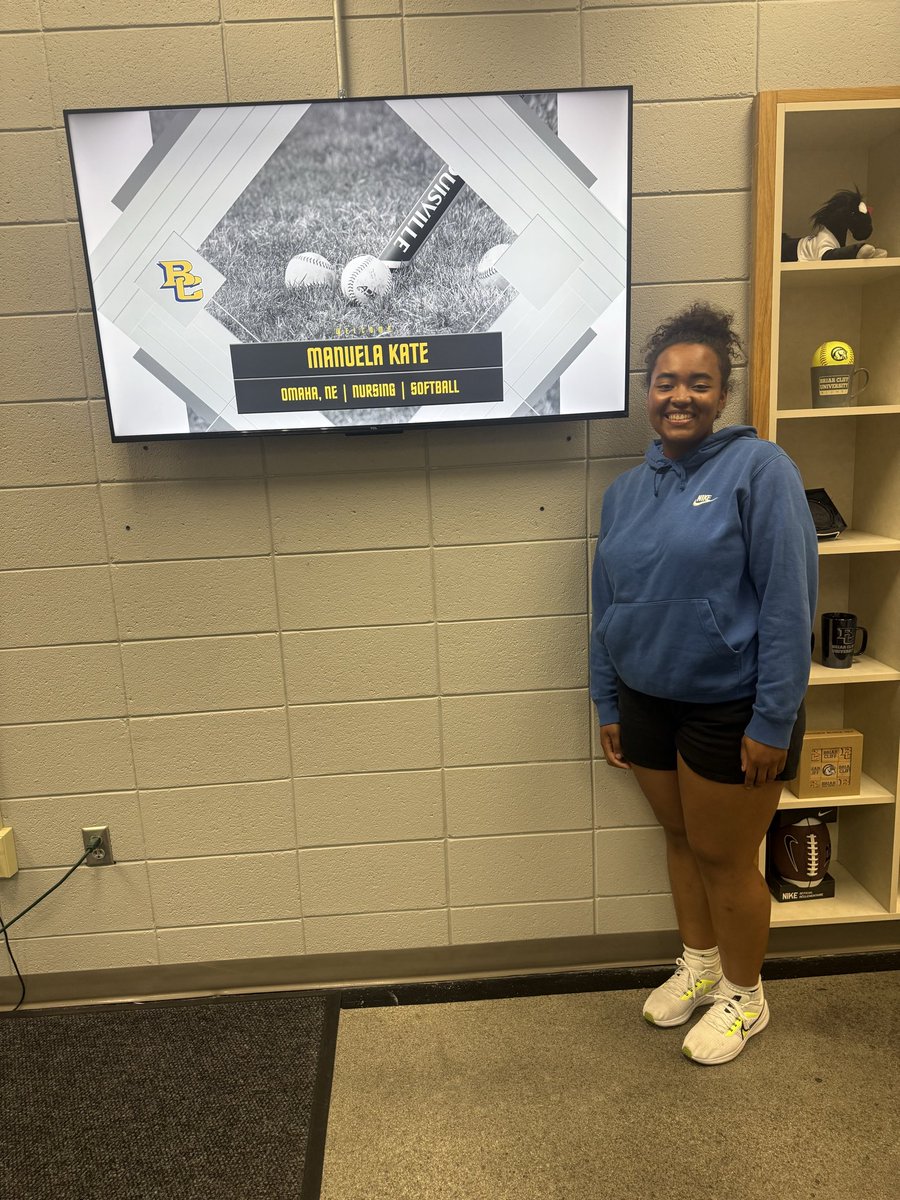 Got to spend the day seeing when being a future charger ⚡️🐴 is all about!! Thank you to <a href="/eadustj4/">TJ Eadus</a> <a href="/Rcain1323/">Rylee Cain</a> <a href="/___maaak/">makensey pankers</a> for making my visit unforgettable! Go Chargers 💛💙