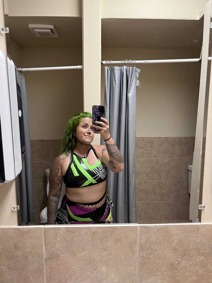 New gear ☠️✨🧑🏻‍🎤

<a href="/KyllaCustomWear/">Kim Kylla Dylla</a>