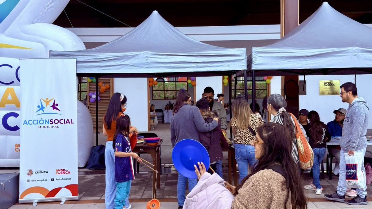 ¡Seguimos disfrutando en el Parque del Ferrocarril🚂!
Niños, niñas, jóvenes y familias completas viven momentos llenos de diversión, juegos y sonrisas 😄.
El Circo Social llena de magia este feriado.

<a href="/czamoramatute/">Cristian Zamora M</a> 
<a href="/MunicipioCuenca/">Municipio Cuenca</a> 
#ElFeriadoEsEnCuenca❤️💛