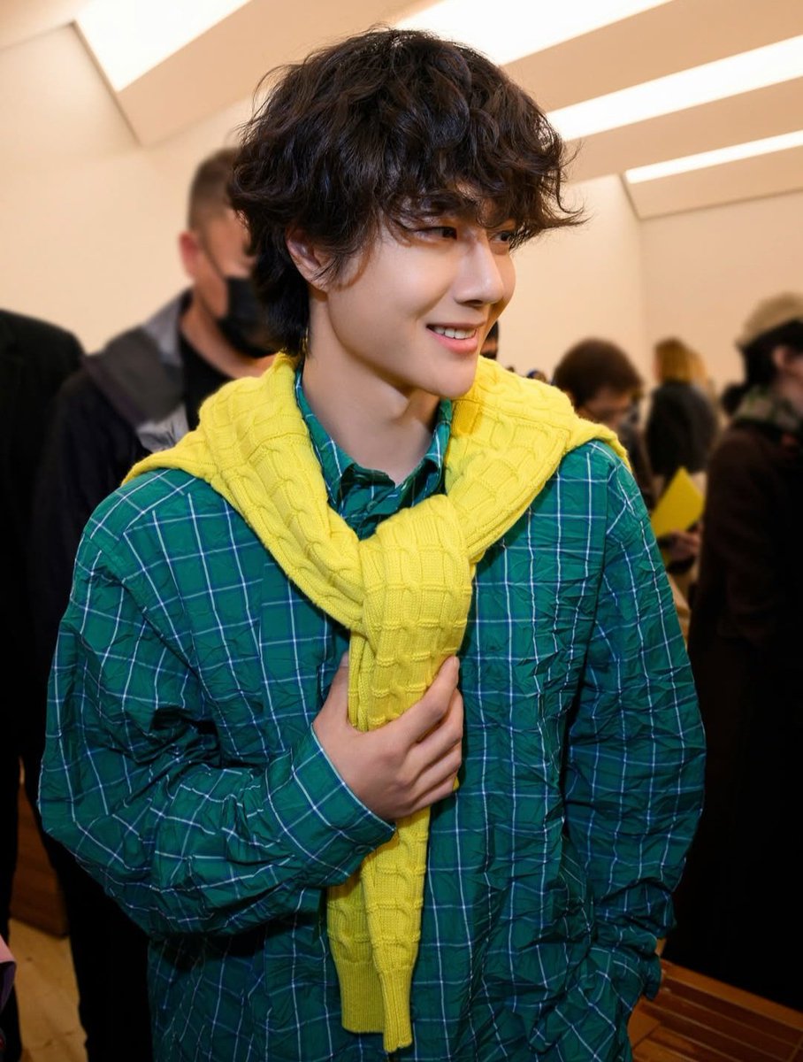 LOEWE’s cutest global ambassador is in the house 

#WangYiboxLOEWE #WangYibo