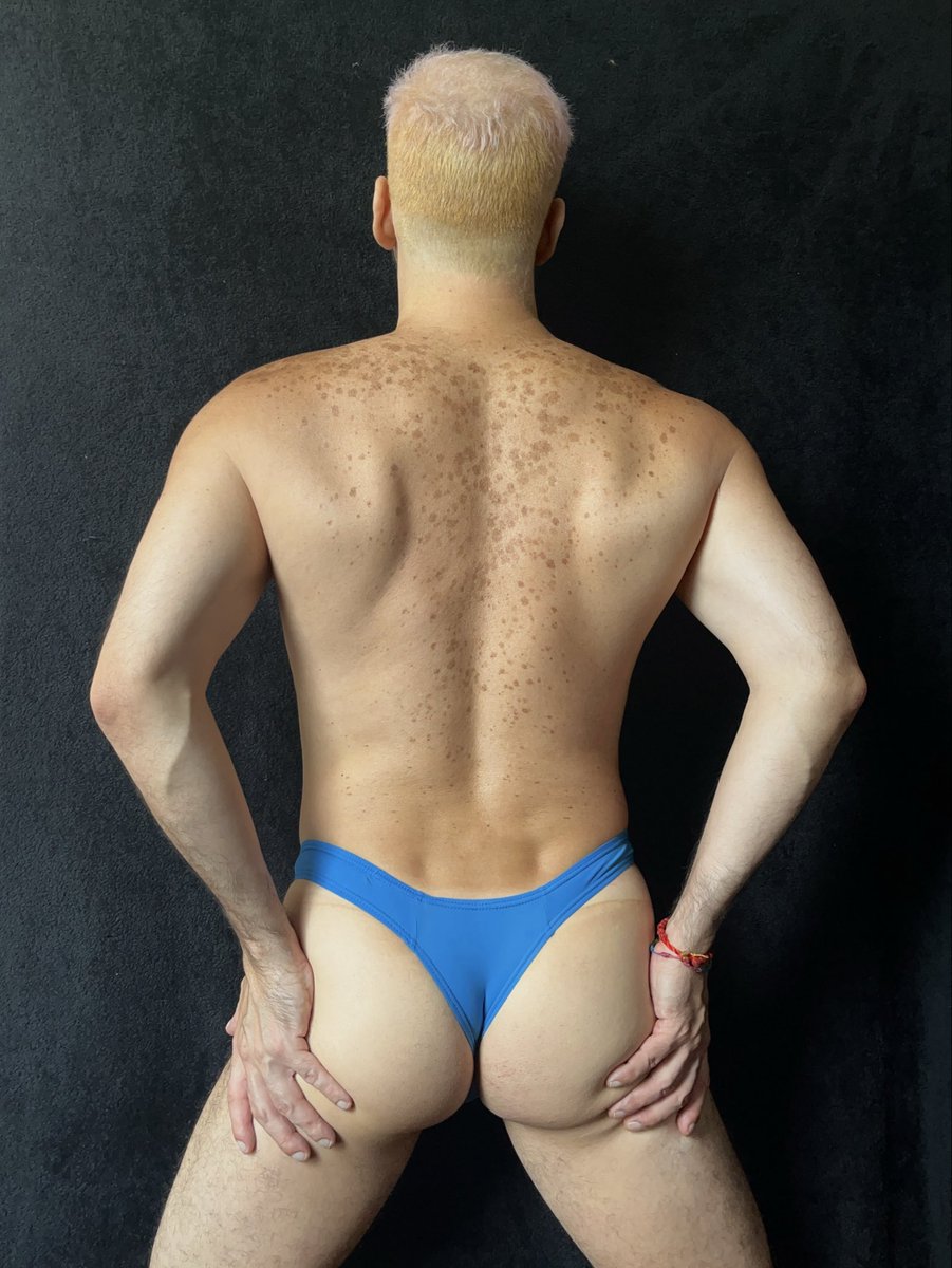 neowavex's tweet photo. #thong day!!! https://t.co/NtC44605sF