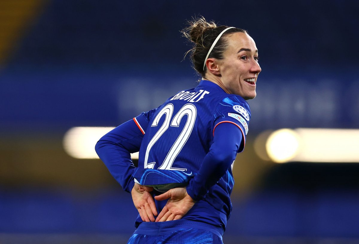 🚨 SHE'S BACK!
Sonia Bompastor has confirmed in today’s press conference that Lucy Bronze is back and will be included in the squad for Sunday’s game against Tottenham.