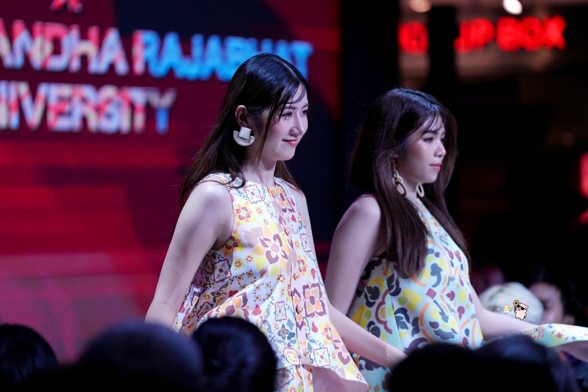 NoonPraewa_Nova's tweet photo. 🍵🐣

NOONPRAEWA AT SIAM CENTER BIFW25
#SiamCenterBIFW2025xNOONPRAEWA
#porworpraewa #noonntyp
#NoonPraewa #นุ่นแพรวา https://t.co/7XmfOqSsj3