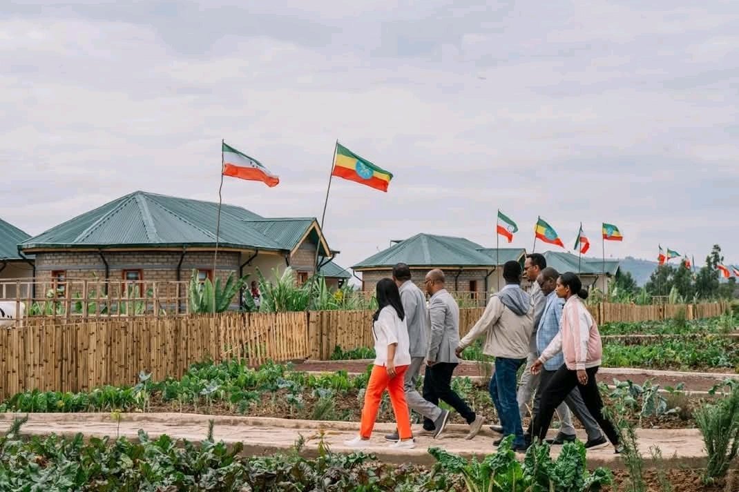MeronKassa11's tweet image. A truly inspiring initiative by PM @AbiyAhmedAli; transforming Ethiopia’s rural villages through sustainable development.  With vision, innovation, and unity, Ethiopia is proving that real transformation is possible. #CorridorProject #EthiopianVillage #EthiopiaForward