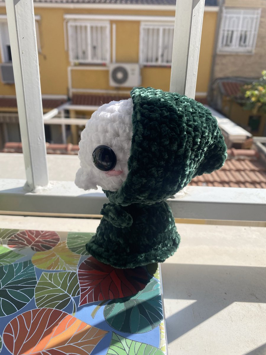 Mirad a mis hijos 

Van a mimetizarse con el bosque 

Recuerdo que los hago por encargo