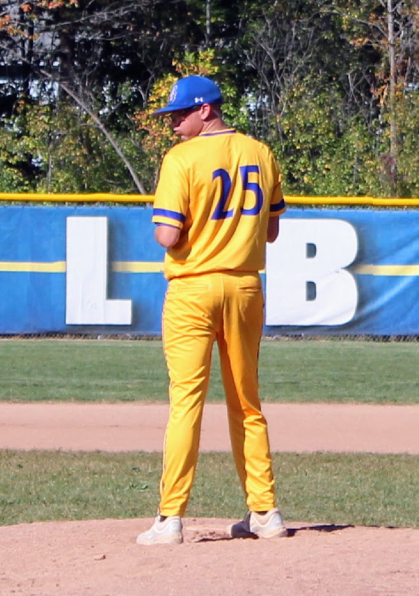 📸📸📸 from our Saturday scrimmages against SUNY Erie and Finger Lakes CC. 

📸 Dom Fanale

#FallBall🍁⚾️ | #FanaleFlicks | #FlyHawksFly