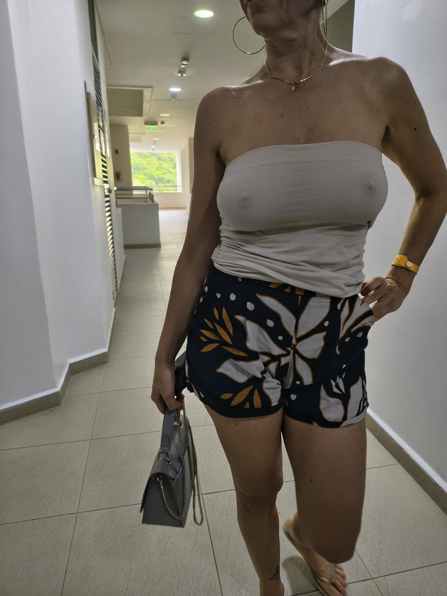 hwmoraleja's tweet photo. De shopping!! https://t.co/GgSGUN75it