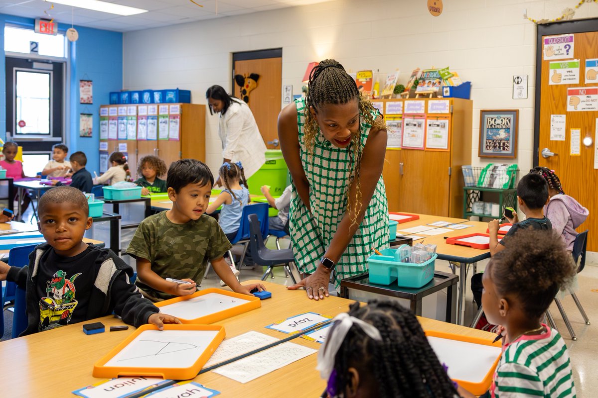 IPSSchools's tweet photo. A special #IPSMilestoneWeek shout out to Superintendent Dr. Johnson on 10 years with IPS! 👏 🙌
Your decade of dedication has transformed IPS into a stronger, more equitable, and more inspiring district for every student and family.
Thank you for 10 amazing years making sure our students, staff, families and community are known, seen, loved, and learning.
#TeamIPS #IAmIPS