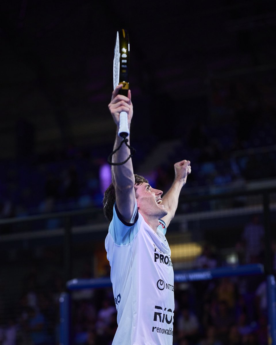 Siuxpadel_es's tweet photo. 🇦🇷📷 𝑆𝐸𝑀𝐼𝐹𝐼𝑁𝐴𝐿 MODE! #OyshoMilanoPremierPadelP1
⭐️@FrancoStupaczuk
📷: Premier Padel
#TeamSIUX #PremierPadel https://t.co/nn29UOYTXR