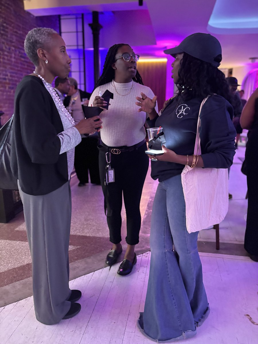 SmallBizDC's tweet image. Last night marked the first Launch to Legacy event, connecting #DSLBD cohort members.

Starting a business is only the beginning.
Aligned with Mayor Bowser’s Growth Agenda, Launch to Legacy emphasizes retention—encouraging entrepreneurs to stay, grow, and create jobs in #DC.