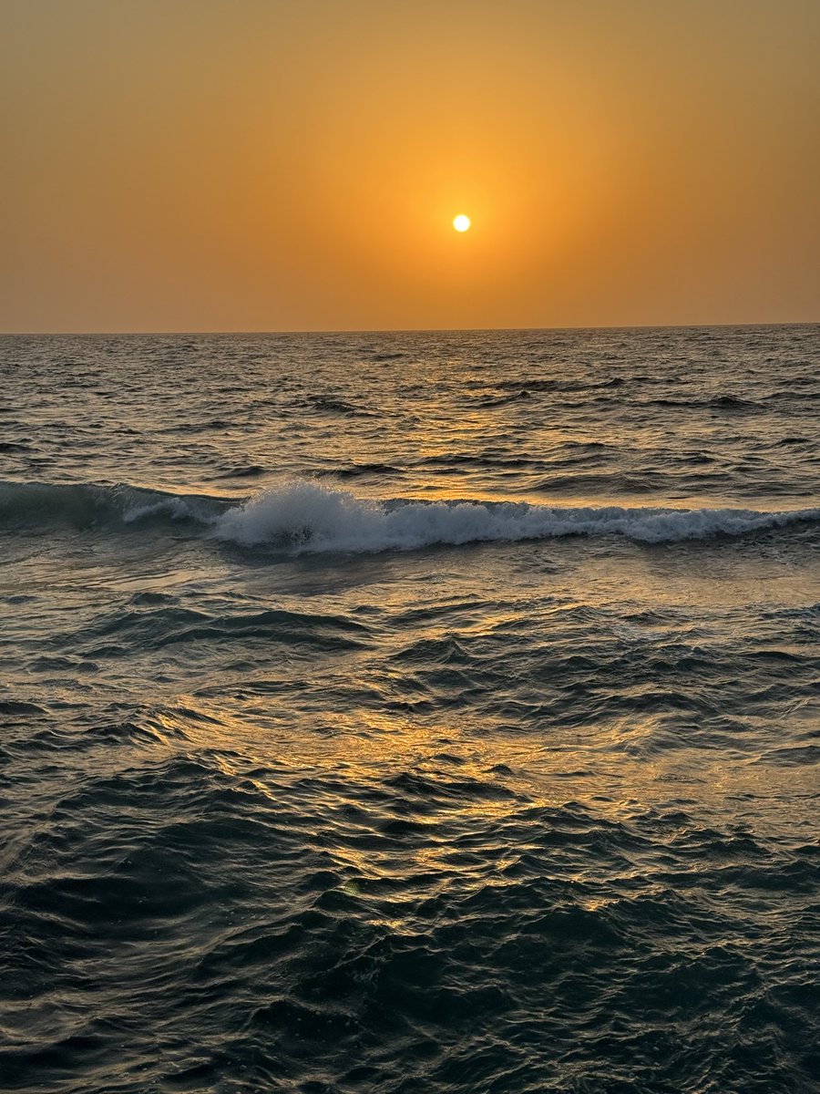 اللهم اجعل لنا من خيرك رزقًا، ومن رحمتك نصيبًا، ومن دعائنا قبولًا، وبلّغنا ما نتمنى وأكرمنا بما نحب
#ساعه_استجابه