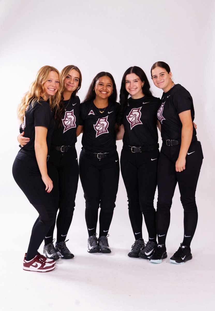 AddisonTyler26's tweet image. So grateful to be back at my future home and meet some of the best people!! Can’t wait for the next 4!🤗🤗#officialvisit 

@BUKnightsSB @Pmurphy08 @whitney_arion @CoachHundley34