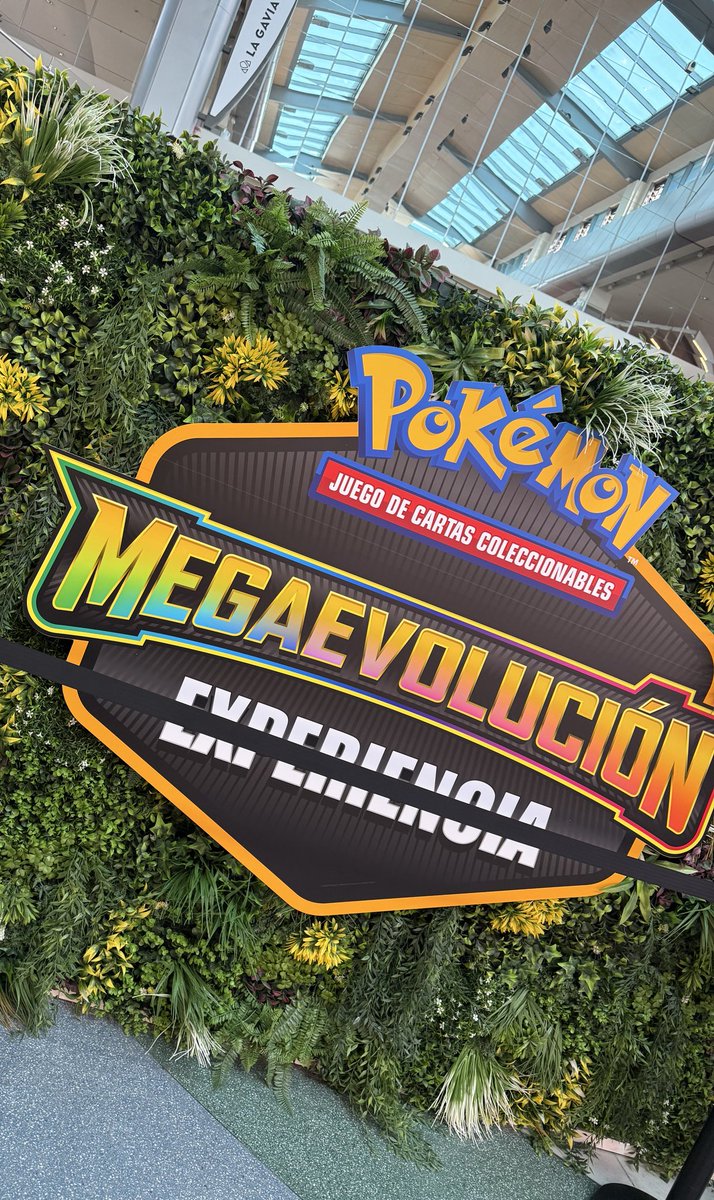 Pokémon ha llegado a Madrid con una maravillosa exposición de su apartado TCG en La Gavia 🃏

Podréis ver en ella desde cartitas normales hasta cartas ENORMES.  

Dar las gracias a <a href="/Pokemon_ES_ESP/">Pokémon España</a> por la confianza y el apoyo. No os lo perdáis que la experiencia es ultra top ❤️