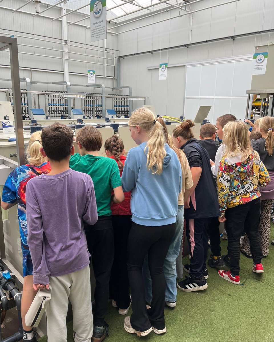 De allereerste Health Week zit erop! We ontvingen op deze laatste dag verschillende groep 7-klassen. HortiXplorers Op Safari is mogelijk gemaakt door Kom in de Kas en Rabobank. De leerlingen hebben geleerd over de rol van de tuinbouw in gezondheid en geluk. 🪴 Kijk je mee? 😎