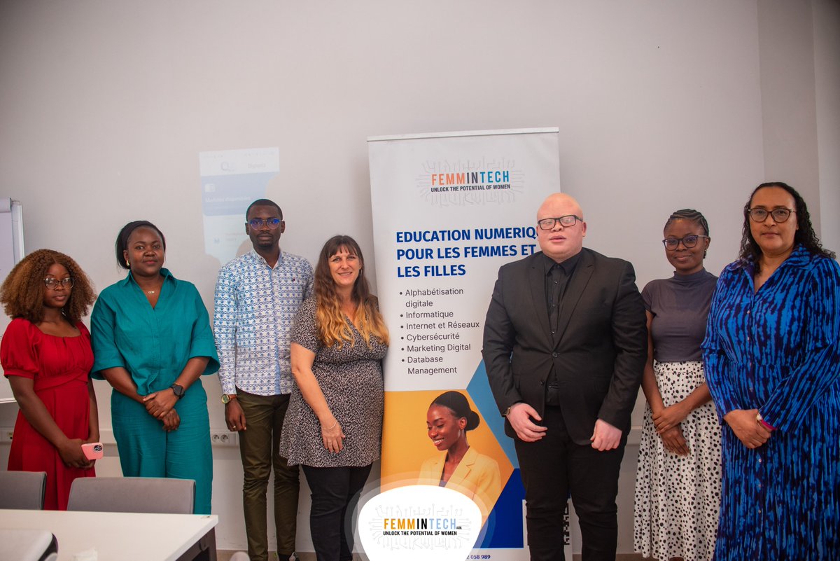 Femmintech_'s tweet image. Rencontre enrichissante à Silikin Village avec EUNIC 🇪🇺 autour de DigiQuiz, notre app mobile inclusive en développement !  
Objectif : renforcer les compétences numériques des jeunes, surtout des femmes 🇨🇩.  
Merci à l’UE pour son soutien 🙌  
#FEMMINTECH #InclusionDigitale