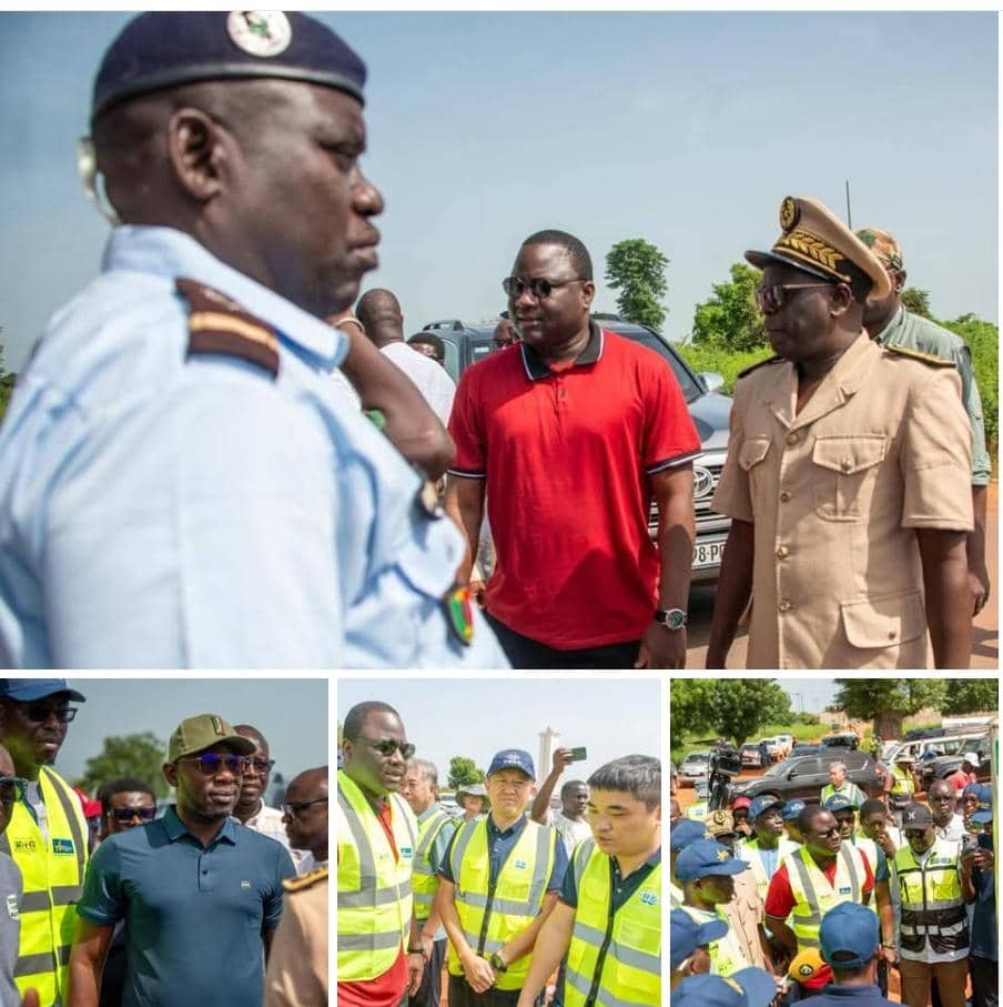 Mariama75047748's tweet image. Visite de chantiers à Kaffrine:le ministre Dethié Fall,accueilli par les autorités administratives,politiques de la région.Une visite de terrain pour suivre l’avancement des travaux en cours. 
#Kebetu #Infrastructures #DethiéFall #Développement
