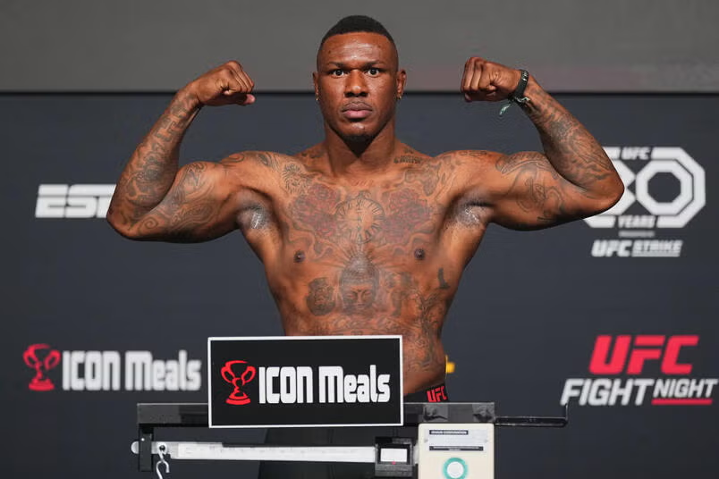 diego_lucio's tweet photo. REVELADO O MOTIVO DA SAÍDA DE MOHAMMED USMAN DE LUTA CONTRA VALTER WALKER!

Segundo o @laertevianamma , o irmão de Kamaru foi flagrado no doping por alto nível de testosterona, em exame realizado em setembro

INACREDITÁVEL!

#UFCRio https://t.co/ex3hKmYb1B