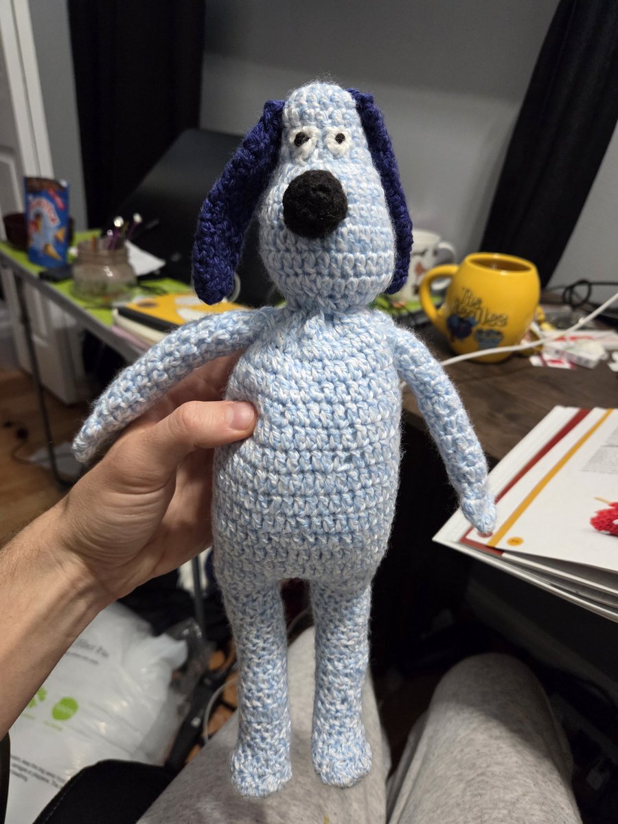 calesacoop's tweet photo. Truly long time no post. I've been having a struggle with my artistic identity. Like maybe being an illustrator isn't in the cards for me after all lol. Idk what im doing so I started crocheting in the last month! Pardon the mess bc I wasn't planning on posting but im still alive https://t.co/EmUNXon1ef