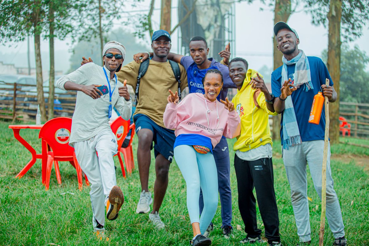 GisaboT's tweet photo. Mood during the #Bujumbura_Bugarama walk 😎😊
As we celebrate #WorldMental HealthDay, walking is one of the best ways to maintain our mental health.
#hiking
#challengers
#mentalhealthday2025 https://t.co/VcuLRck0I9
