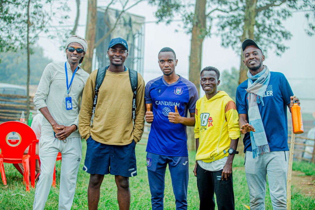 GisaboT's tweet photo. Mood during the #Bujumbura_Bugarama walk 😎😊
As we celebrate #WorldMental HealthDay, walking is one of the best ways to maintain our mental health.
#hiking
#challengers
#mentalhealthday2025 https://t.co/VcuLRck0I9