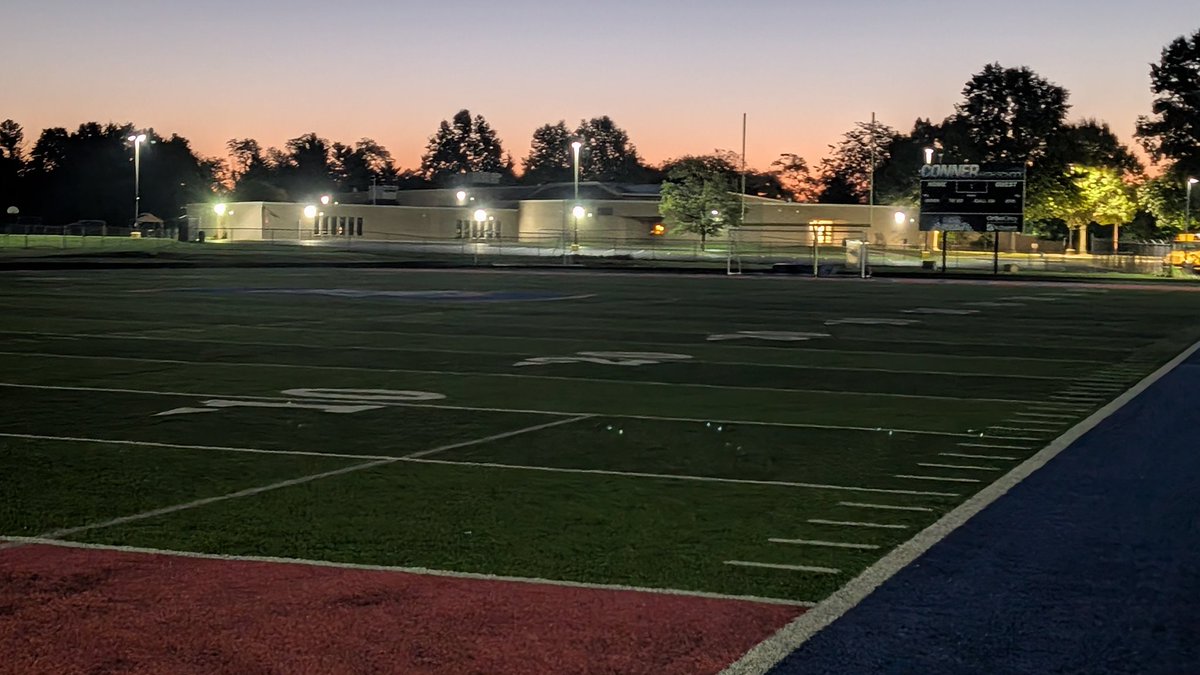 Friday morning fall break session🌄.  Great to be in the post season.  Drawing tomorrow 900 am and can't wait to continue our journey for the regional title! 🏆 #raisethestandard #rollcougs