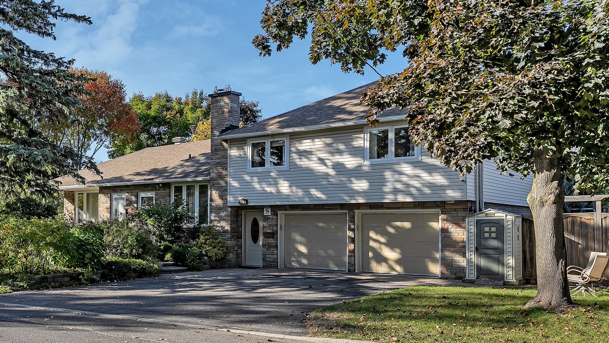 Jeffbalys's tweet photo. Looking for a sign to upgrade your lifestyle? Here it is! 🚪✨

Tillbury Ave W is on the market and ready to impress—MLS#X12450817.

Jump on this chance: https://t.co/FseXOFCE2b

#HouseHunting #MustSee #RealEstateOpportunity #SolidRockRealty

https://t.co/PDp1eVyiCy https://t.co/Zj8VdpPBE5