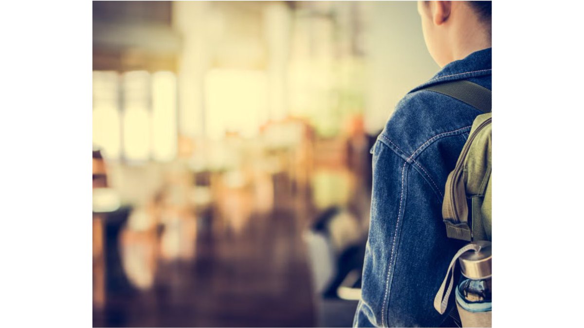 🎒 Emergencies can happen anytime.

Keep a few essentials in your backpack:
🔋 Charger
💧 Water bottle
🩹 First aid kit
🔦 Flashlight
🍫 Snack

Preparedness starts with what you carry.
#LonghornReady #CampusSafety