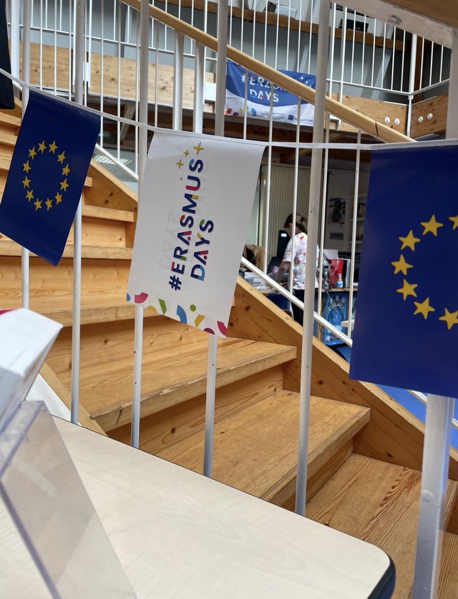 be_erasmus's tweet image. Unseren leider schon letzten Tag haben wir mit einer Exkursion ins unfassbar schöne Aquarium begonnen. Am Nachmittag haben wir in der Schule einen Beitrag für das Radio aufgenommen. So berichteten wir über unsere Erlebnisse in dieser Woche! Merci für alles! Es war wunderbar. 🥰🇫🇷