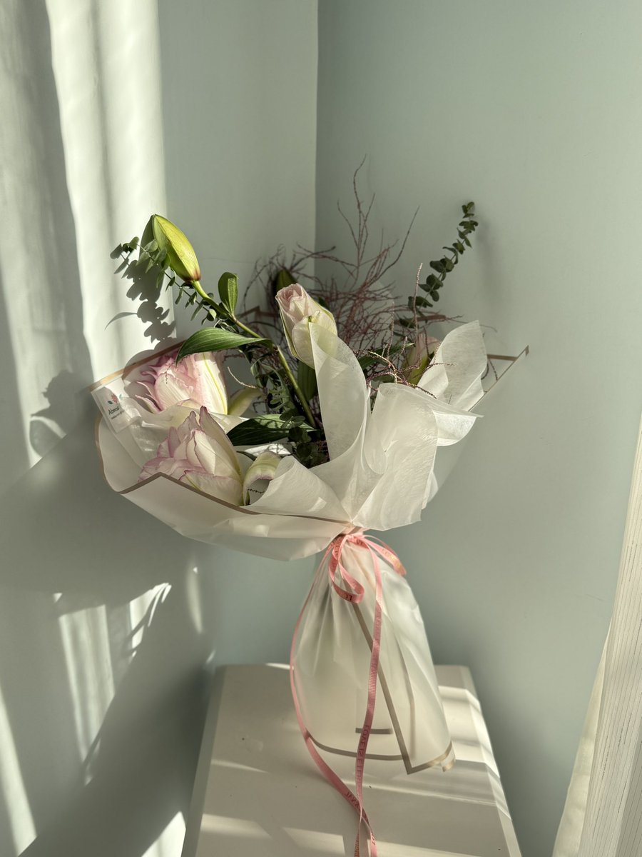 abnosflower's tweet image. چون که فردا روزِ دختره😌🤍