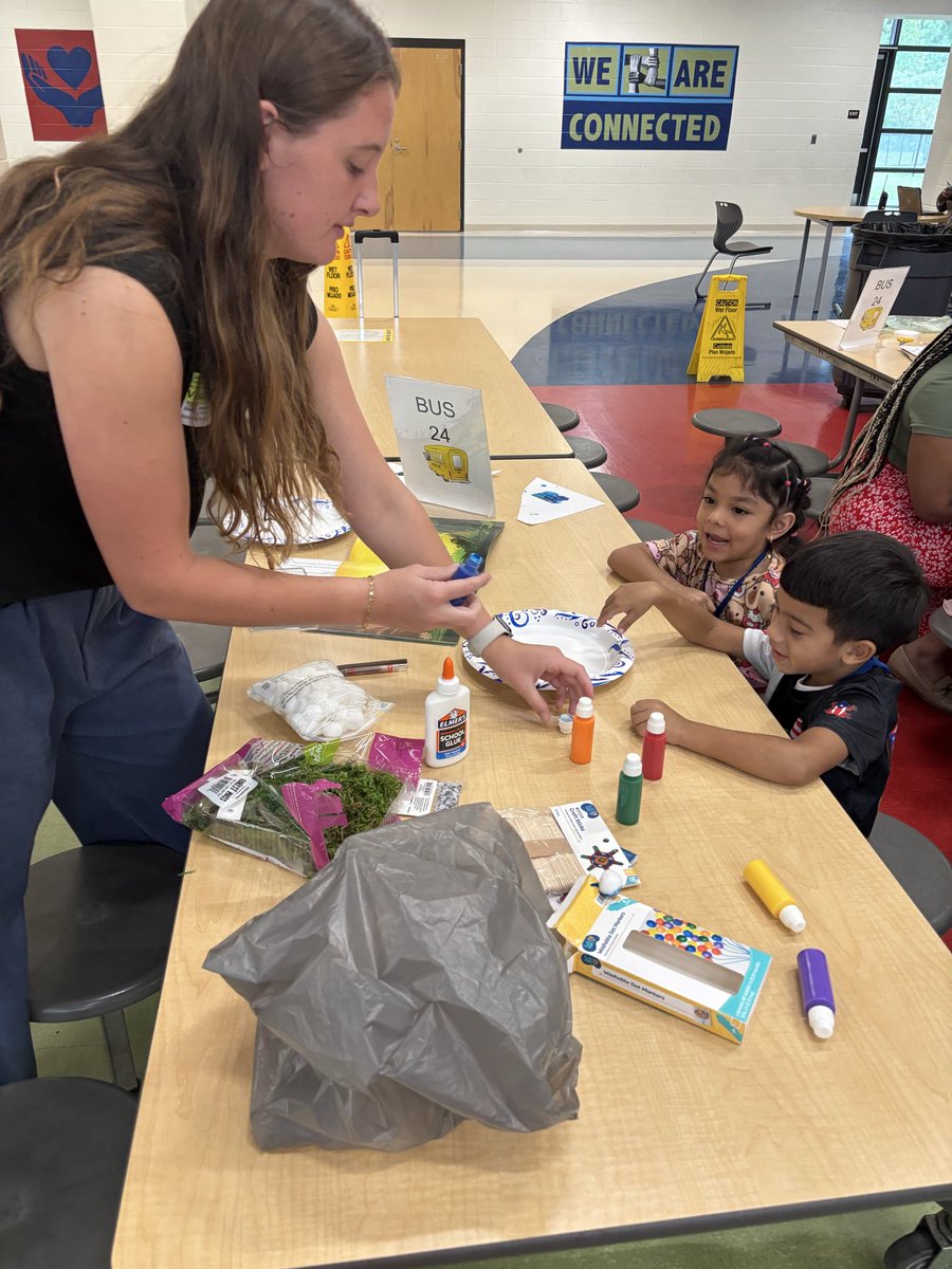 JCEScholars's tweet photo. PreK students enjoy having the students from Dr. Lopez-Robertsons’s Literacy Methods course (USC) work with them on their Costa Rica projects. @RichlandTwo @PSmith1328 @ValenteGibson @iteachu2kdavis https://t.co/s6ijHxA9ut