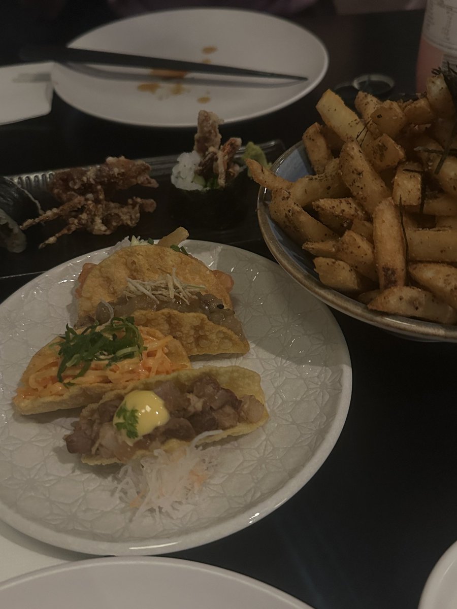 ainefinity's tweet image. dinner date