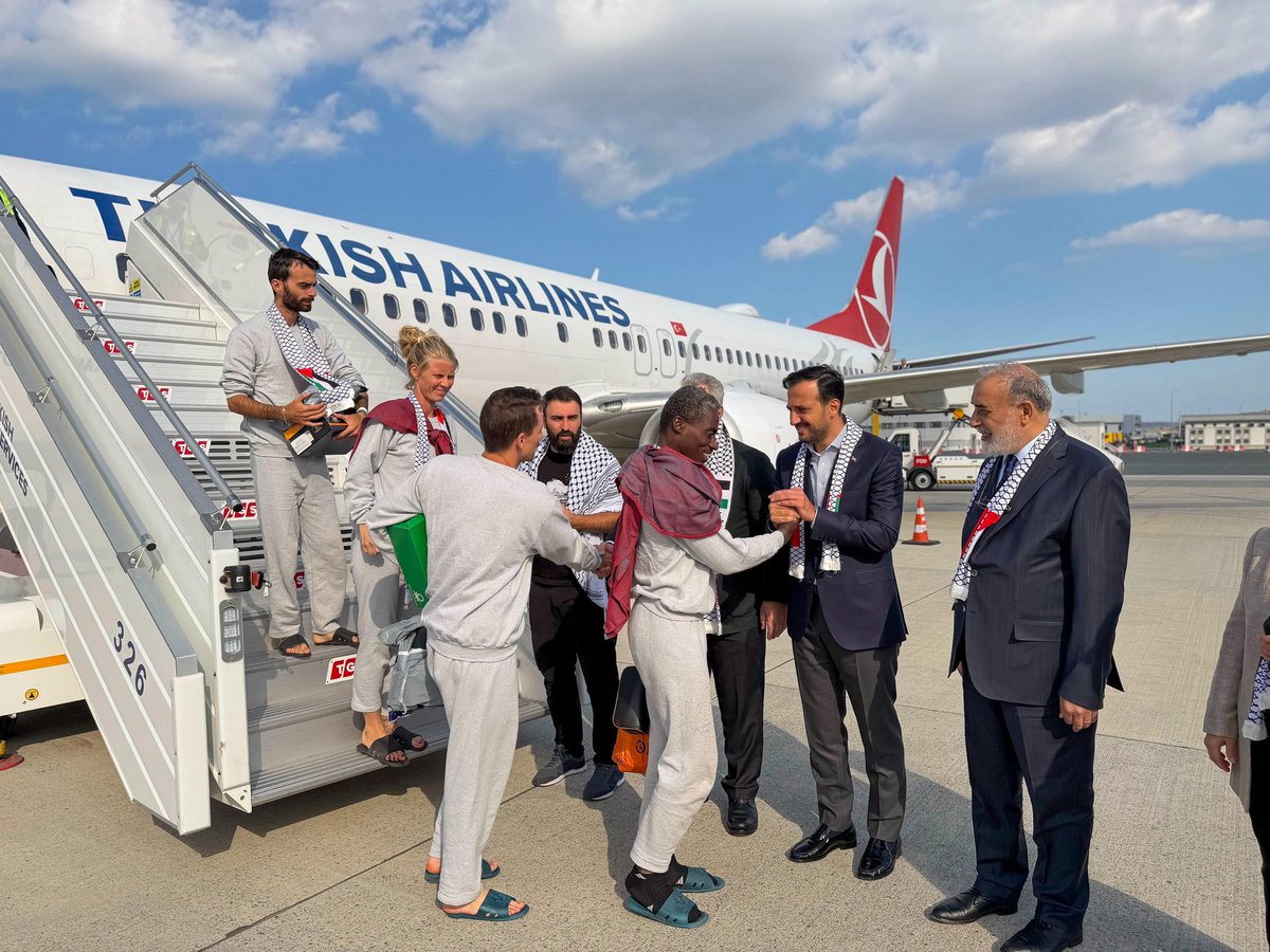Özgürlük Filosu aktivistleri yurda döndü.
İnsanlık adına verdikleri mücadele için minnettarız. 🇵🇸