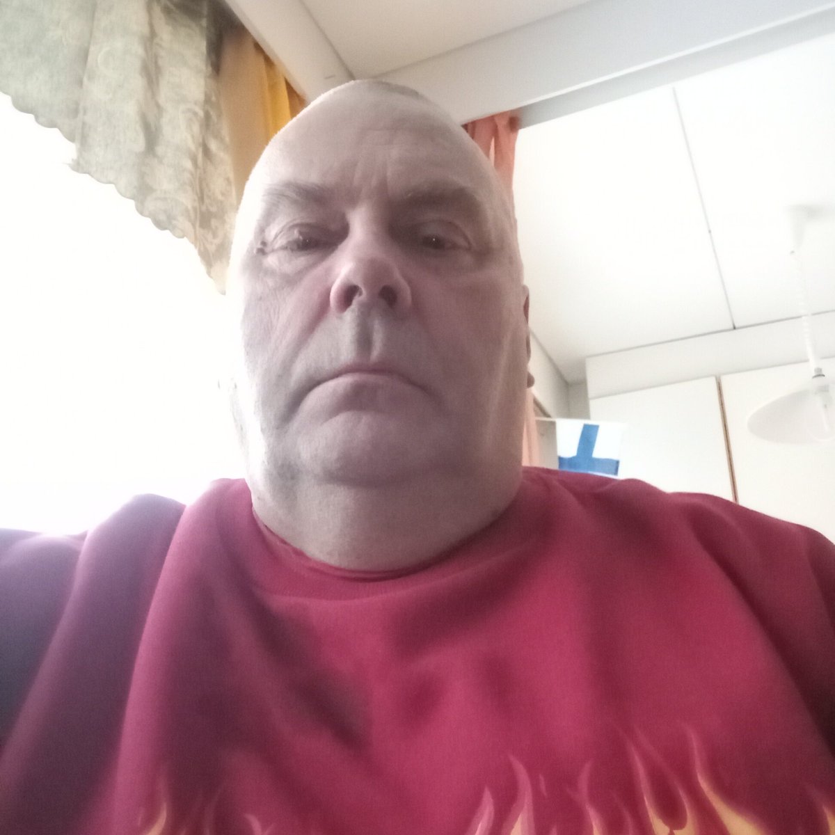 VartoJari's tweet photo. Tuli tänään haravoitua lehtiä piha maalta https://t.co/g2H3b0ADNP