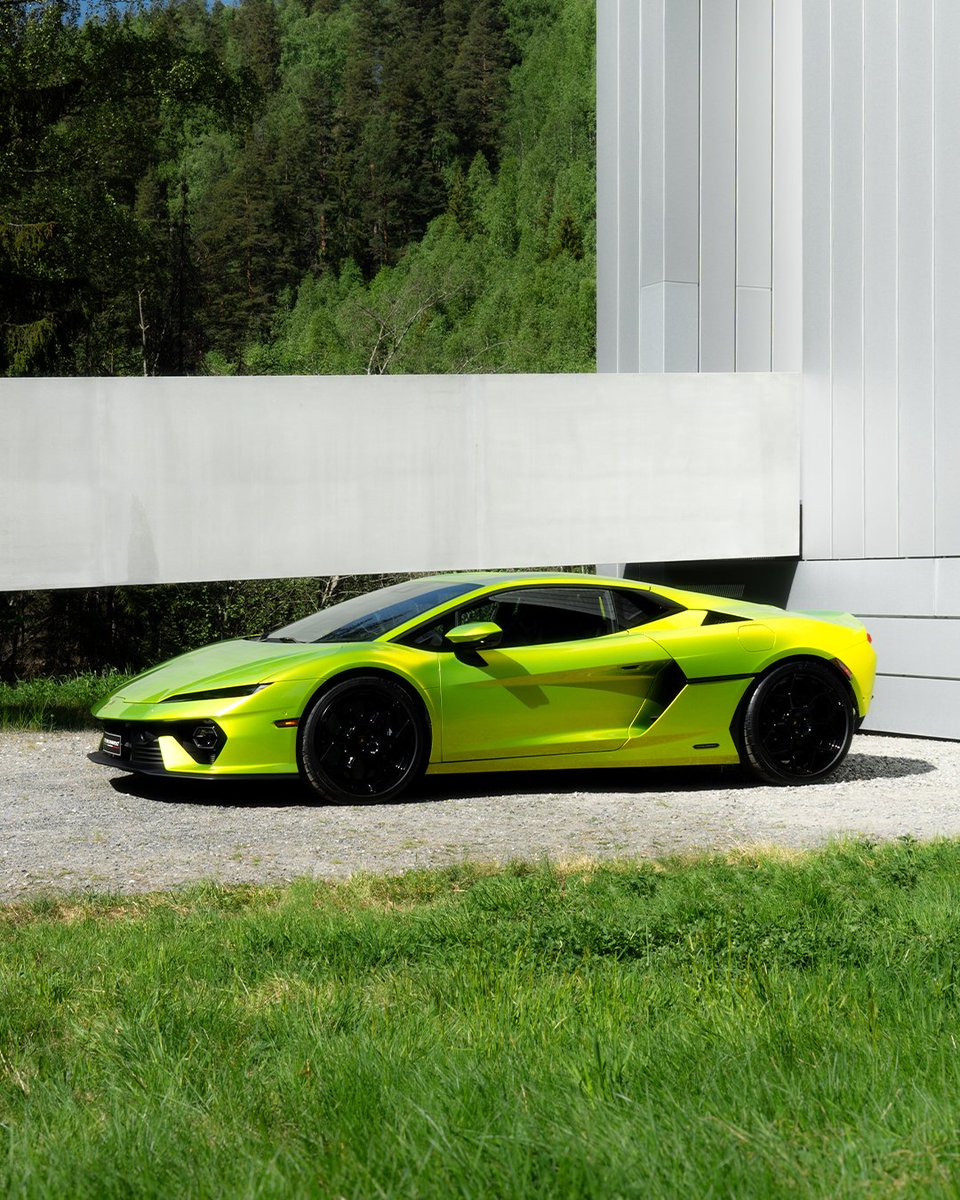 Lamborghini's tweet image. Iconic, just like the setting. No matter the angle, Lamborghini Temerario in Verde Citrea and The Twist at Kistefos Museum are simply breathtaking. A true sight to behold.

#Lamborghini #Temerario #YouCantHideWhoYouAre
