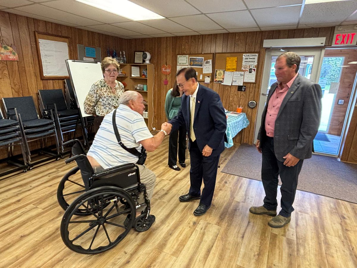RaymondChoPC's tweet image. Visited another Senior Active Living Centre (SALC) with @paulvickersmpp.

The centres and #seniors here are so vibrant, showing that our record expansion of SALCs is impacting seniors everywhere. 

Truly a privilege to see how unique seniors are in every region of Ontario.