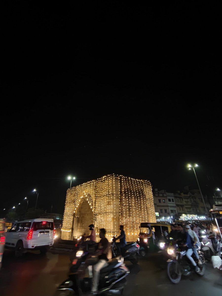 pate_chirag's tweet image. Ahemdabad ki ek side ....

#ahemdabad