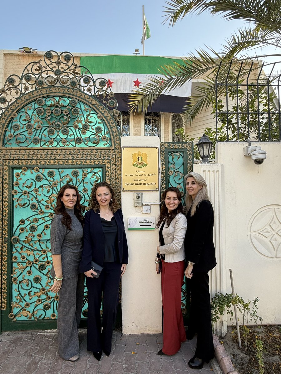 🇸🇾 خطوة كبيرة نحو رفع العقوبات عن الشعب السوري

أقرّ مجلس الشيوخ الأمريكي أمس تعديلًا ضمن قانون الدفاع الوطني (NDAA) يمهّد الطريق نحو رفع العقوبات المفروضة على الشعب السوري.
إنها خطوة تاريخية، ونتيجة عملٍ جماعيٍ استمر لسنوات من الجهود السياسية والدبلوماسية المتواصلة.

المرحلة