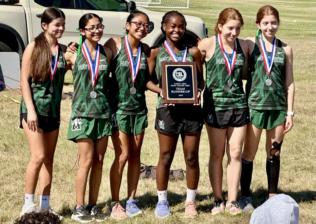 Siemers_XC_TF's tweet image. Yesterday, these girls extended our Regional streak to 4 years.
But this one feels different.

We don’t have a true #1 runner this year.
Four different girls have finished first for us.

So we leaned into what we do have—TEAM.
We built a plan: Claudia, Josselyn, Valerie &amp;amp; Sophia…