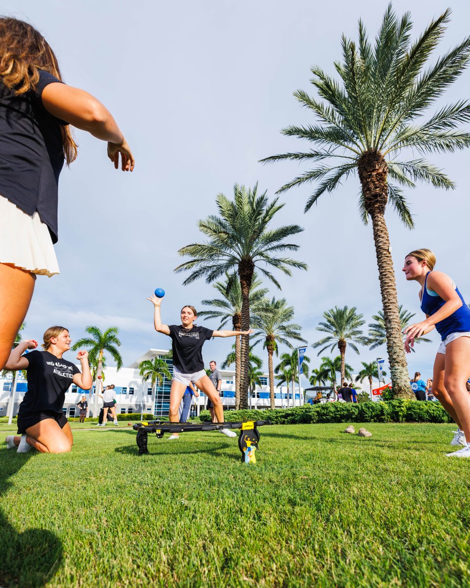 IMGAcademy's tweet image. Tailgates, touchdowns, and team spirit. 🎉🏈

We kicked off Friday Night Lights the right way, with food, fun, and the full IMG Academy family showing out before kickoff.
