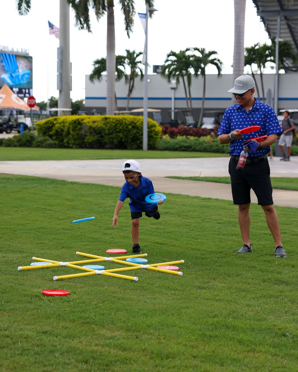IMGAcademy's tweet image. Tailgates, touchdowns, and team spirit. 🎉🏈

We kicked off Friday Night Lights the right way, with food, fun, and the full IMG Academy family showing out before kickoff.