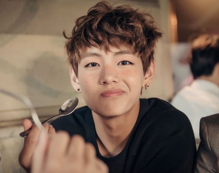 V_FOR_US_2's tweet image. It&apos;s literally him ,I&apos;m CRYING 😭