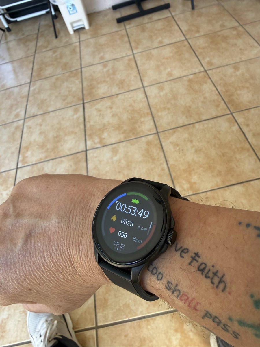 Ana_Jazmin2122's tweet image. “We can push ourselves further. We always have more to give.” – Simone Biles

#HomeWorkout #Consistency #NoExcuses