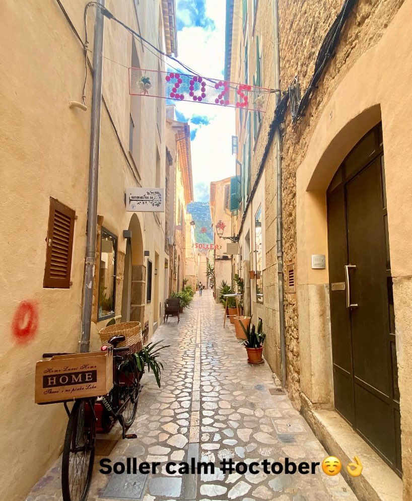 Love this little cut-through in Sóller ☺️Happy Friday all🎉🤩