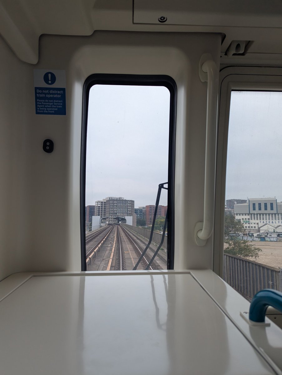 RailTags's tweet photo. Changes in the Docklands 📸🌊
#tfl #docklandslightrailway #dlr #b23 #b23stock https://t.co/cV3N7FllVX