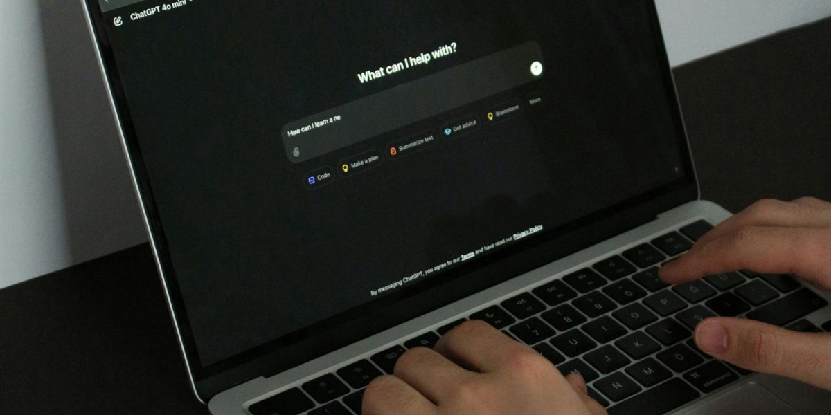 TechRepublic's tweet image. 77% of Employees Share Company Secrets on ChatGPT, Report Warns techrepublic.com/article/news-e… #technews #technology