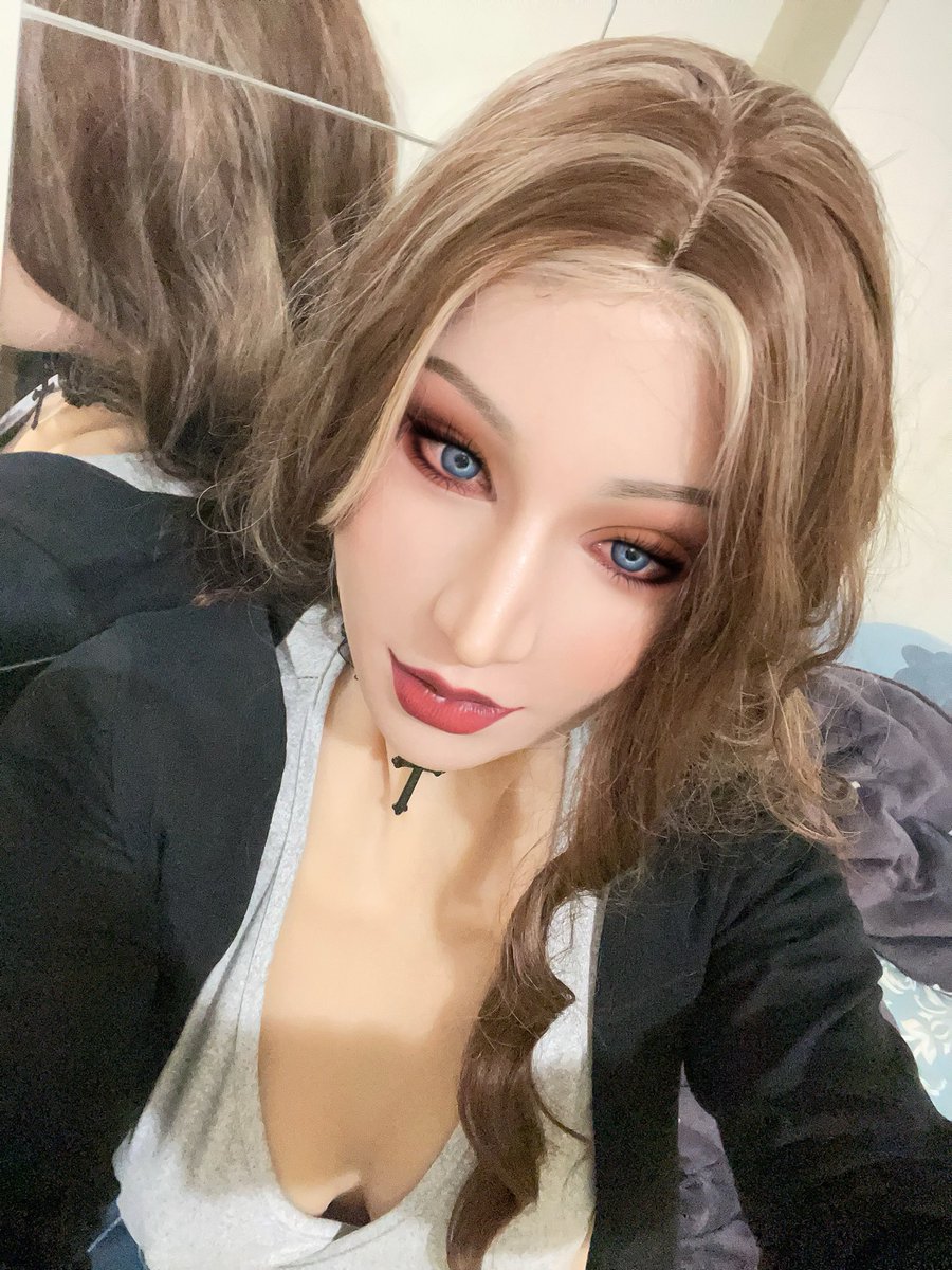 近期工作太累了😫隨便發一張除個草
#femalemask
#艾薇